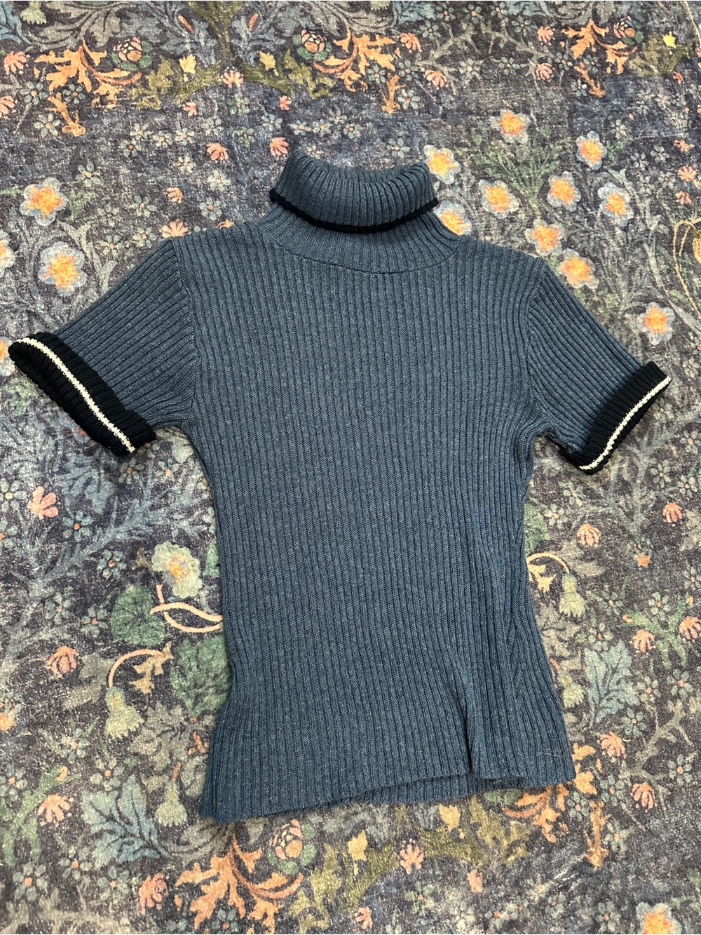 Vintage Ribbed Short-Sleeve Turtleneck Sweater